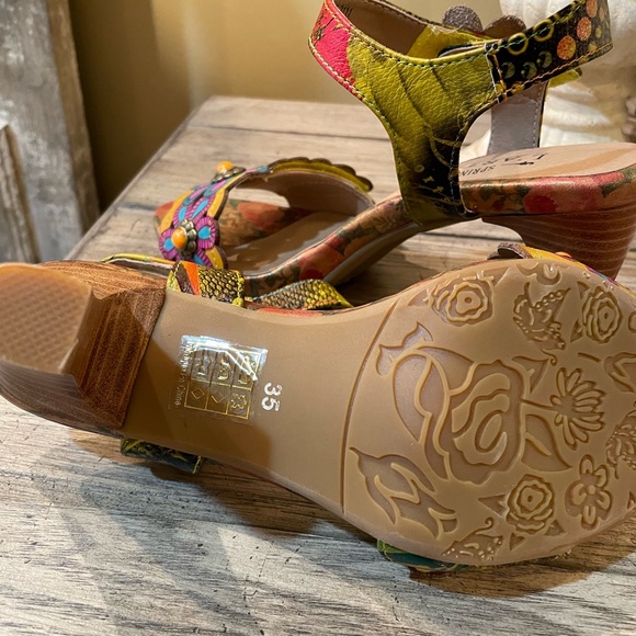 Spring Step Artiste Floral Heels Size 5 - Picture 3 of 4